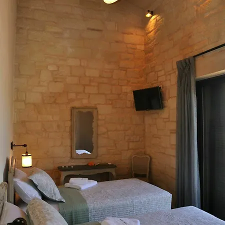 Sirocos Apartment *