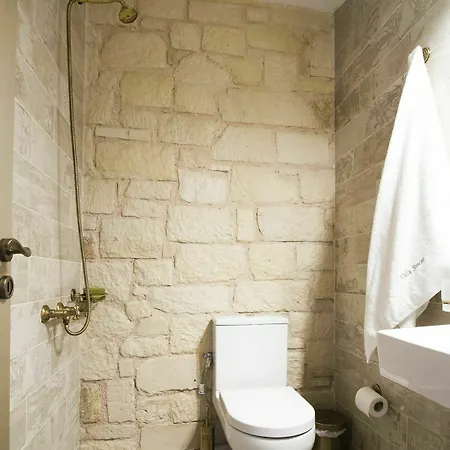 Sirocos Apartment *
